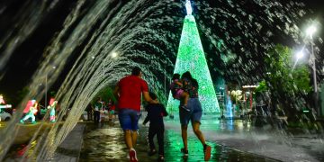 Alumbrado navideño en Gran Malecón, faroles en Caimán del Río y plan en Puerto Mocho en fin de semana de velitas 