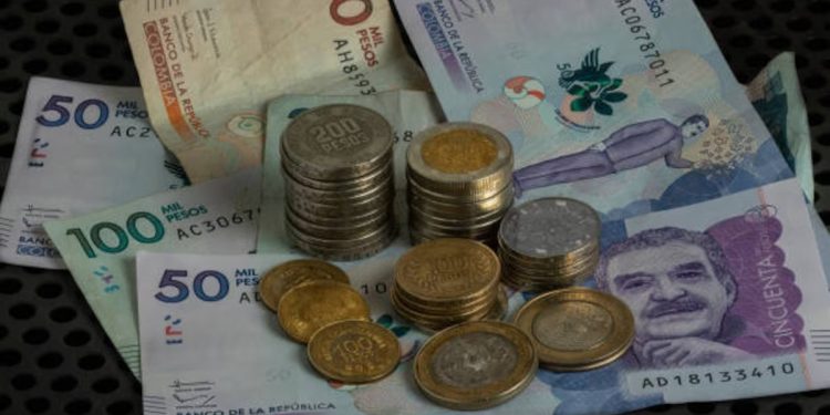 Aumento del salario mínimo para el 2025 se definiría por decreto