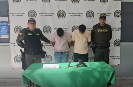 Capturan a dos hombres que portaban una pistola 9 mm en el barrio La Concepción