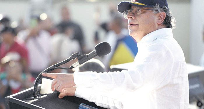Petro llamó “malditos” a congresistas que no aprobaron reforma tributaria
