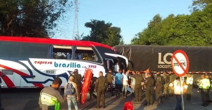 Trágico accidente en la vía Bucaramanga-Cartagena deja tres fallecidos y cuatro heridos