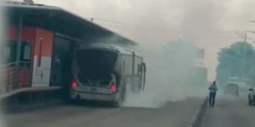 Emergencia en Transmetro: Conato de incendio obliga a evacuación de pasajeros en Barranquilla