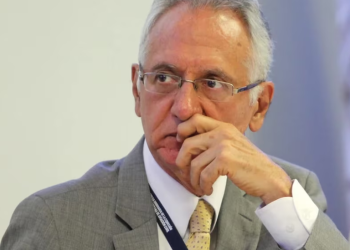 Ordenan arresto de tres días para el Ministro de Salud por incumplir fallo de la Corte Constitucional