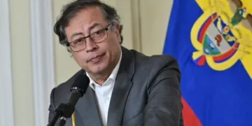 Presidente Petro definió el aumento del salario mínimo para el 2025