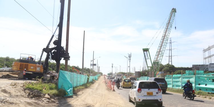 Con la construcción de pilotes, zapatas y columnas avanzan las obras del intercambiador vial