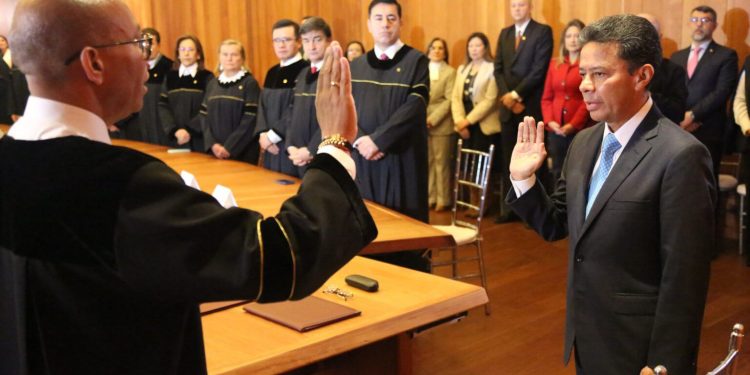 Por primera vez en Colombia un magistrado no se posesiona ante el presidente