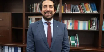 Gustavo Petro nombra a Diego Guevara como nuevo Ministro de Hacienda tras renuncia de Ricardo Bonilla