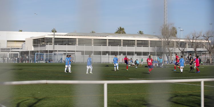 Tragedia en Peñaflor: niño de 11 años muere tras tiroteo durante partido de fútbol