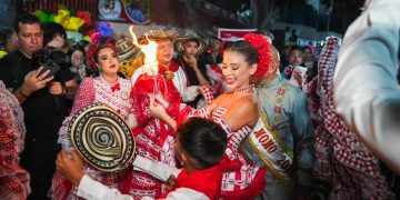 Cumbiambas izan sus banderas y se declaran listas para el Carnaval de Barranquilla 2025