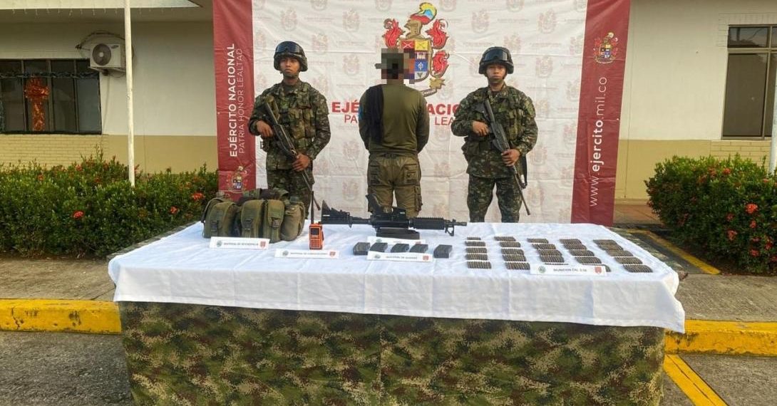 Operativos militares del Ejército Nacional logran someter a alias “El Pollo” y capturan a coordinador de milicias urbanas en Caquetá