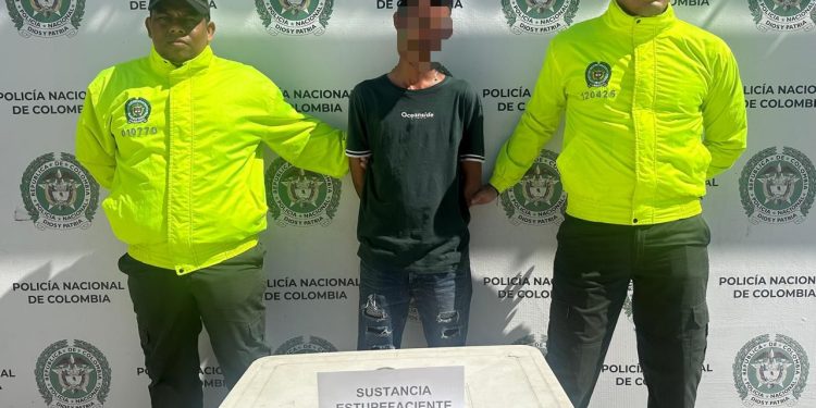 En el barrio San Martín sorprendieron a un hombre que llevaba 150 gramos de Clorhidrato de cocaína