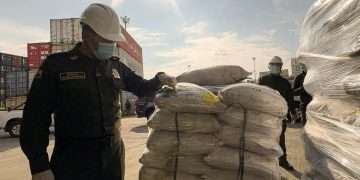 Incautan 8.2 toneladas de cocaína en el puerto de Buenaventura