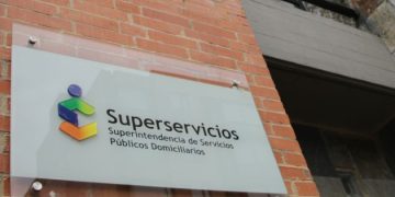 Superservicios alerta a empresas sobre cobros adicionales en las facturas de servicios públicos