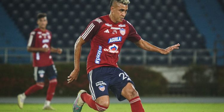 Víctor Cantillo se une a Santa Fe por un año