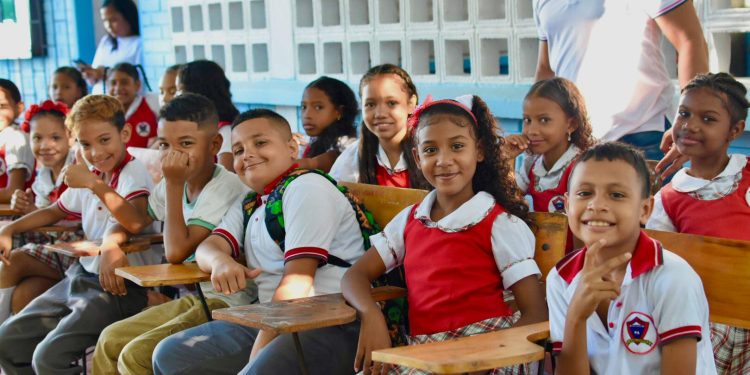 Alcaldía de Malambo dio la bienvenida a más de 12.500 estudiantes en el inicio del año escolar 2025