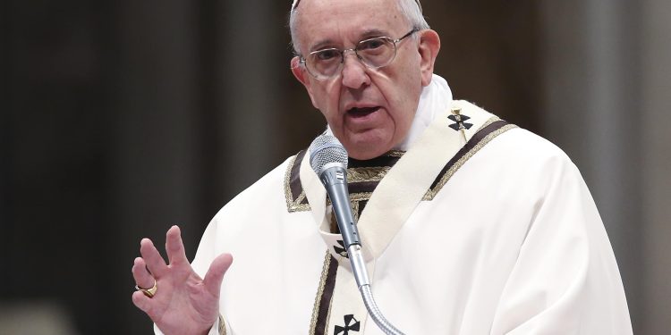 Papa Francisco pide “escuchar el dolor y la esperanza” en causas de nulidad matrimonial