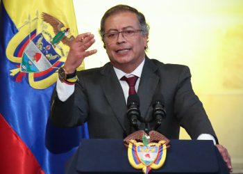 Petro pidió mantener “diálogo” en Venezuela y que levanten el “bloqueo económico”