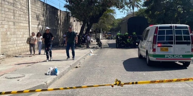 Trágico accidente en la calle 17 deja dos muertos: una tractomula embistió a motocicleta