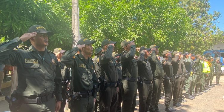 El eco eterno de los héroes: homenaje en Bolívar a los estudiantes de policía caídos