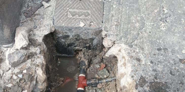 Triple A descubre conexión ilegal de agua en motel del Centro de Barranquilla