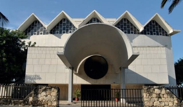 Teatro Amira De la Rosa inicia su proceso de remodelación con Construtel S.A.