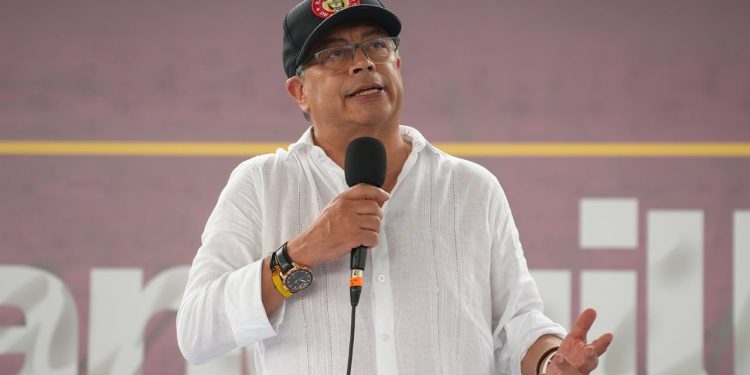 Petro convocó a marcha en Barranquilla contra las generadoras eléctricas