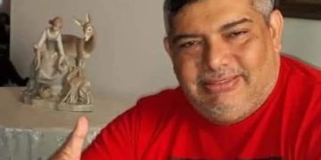 Fallece el reconocido periodista barranquillero Alex Lewis tras enfrentar graves quebrantos de salud