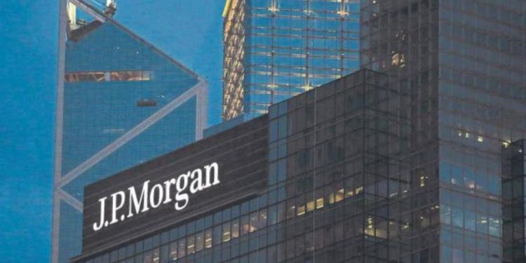 J.P. Morgan recomienda evitar inversiones en Colombia debido a riesgos por Reforma Pensional y dificultades financieras
