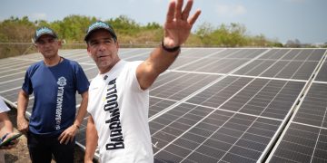 Un paso más cerca de la transición energética: empieza la instalación del primer parque solar de Barranquilla