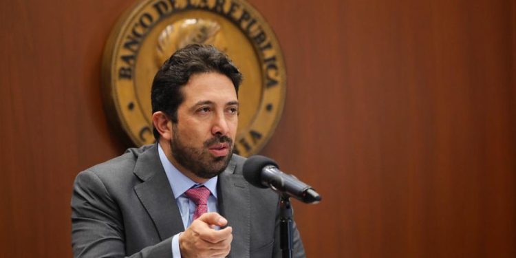 Gobierno evalúa posibles aumentos en el precio del ACPM en 2025