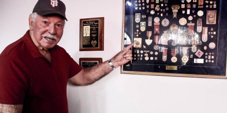 Gobernador Eduardo Verano lamenta el fallecimiento de Edgardo Schemel, leyenda del sóftbol colombiano