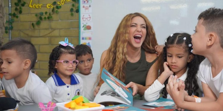 Shakira invita a miles de estudiantes de Pies Descalzos a su concierto en Barranquilla