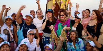 Con un caderín de 3 metros, se engalanan las caderas de Shakira