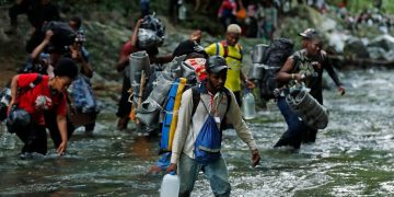 Más de 400.000 migrantes cruzaron el Darién en 2024, alerta la Defensoría