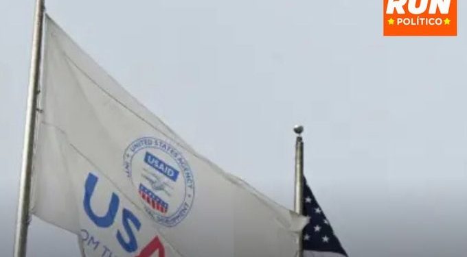 Juez federal bloquea temporalmente plan de Trump para reducir personal de USAID