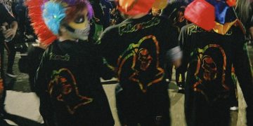 Shakira sorprende en el desfile de Guacherna en Barranquilla: se disfrazó y disfruta en familia