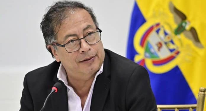 “Engaña a los jóvenes”: así estudiante le “cantó la tabla” a Petro y lo confrontó en vivo, criticando su gestión en Icetex