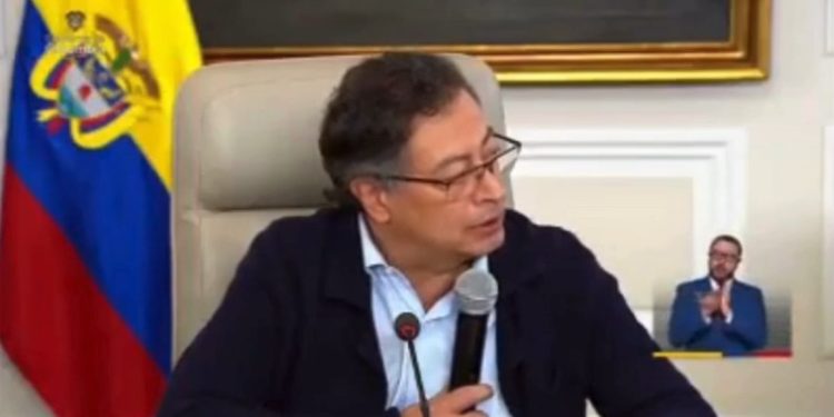 Petro se refiere a los compromisos del Ministerio de Educación y reconoce su error al nombrar a Alejandro Gaviria