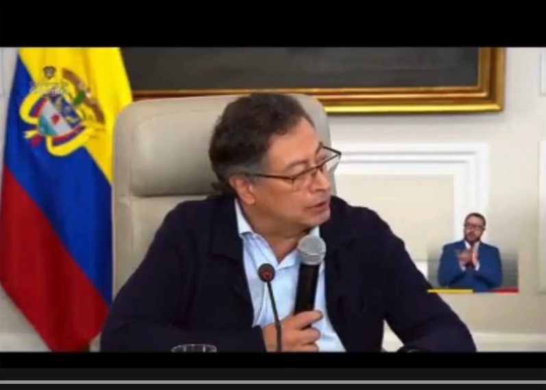 Petro se refiere a los compromisos del Ministerio de Educación y reconoce su error al nombrar a Alejandro Gaviria
