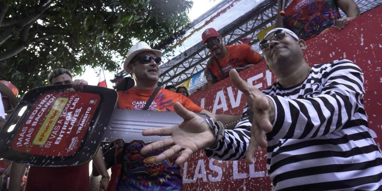 Disfruta los eventos del Carnaval del Atlántico al “Son de la Seguridad Vial”