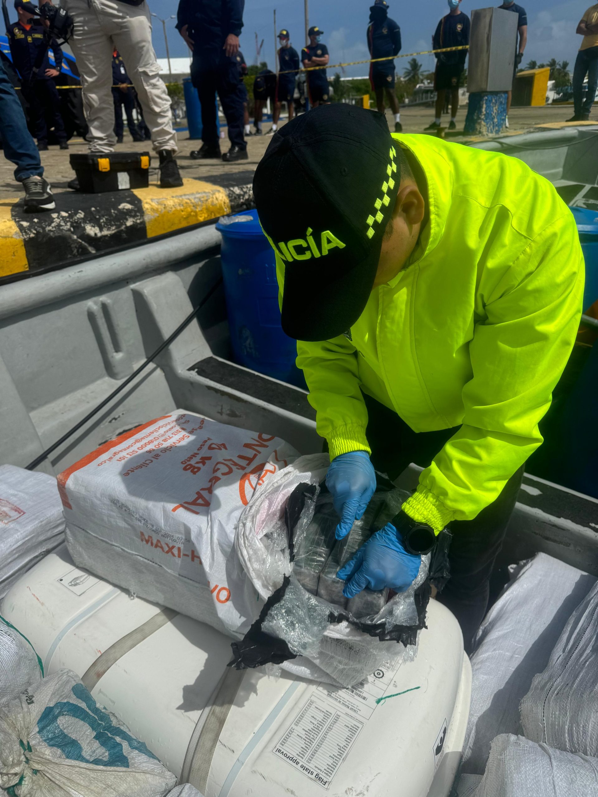 Al norte del departamento del Archipiélago la Armada Nacional incautó más de 800 kilos de cocaína 12 Imagen de WhatsApp 2025 02 16 a las 15.24.34 671b5a19 scaled