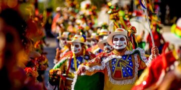 El Carnaval de Barranquilla inicia su fase definitiva con la coronación de la Reina y un gran despliegue musical