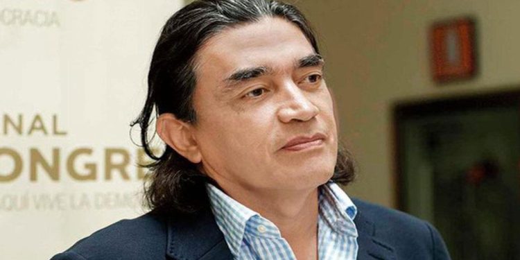 Gustavo Bolívar se va de Prosperidad Social y será el candidato de Petro a la presidencia