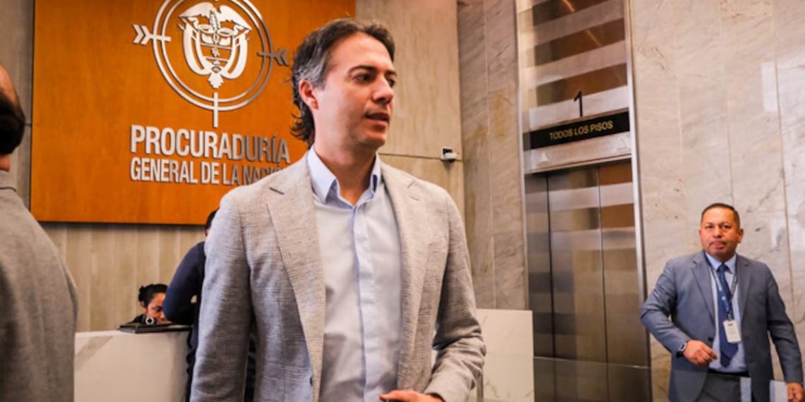 Por supuesta omisión en su declaración de renta, irá a juicio disciplinario Daniel Quintero