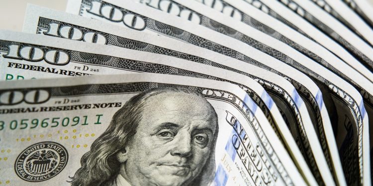 El dólar sube a $4.235 por nuevos aranceles de EE.UU.