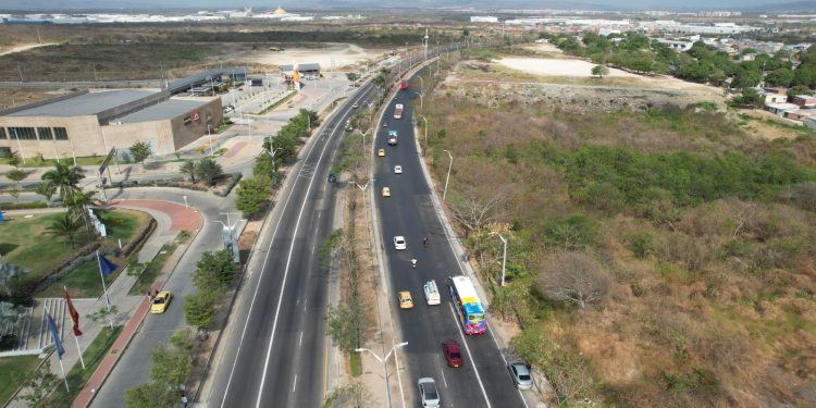 Avanzan las obras de recuperación de capa asfáltica en la avenida Circunvalar