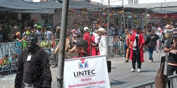 Hoy continúa el homenaje a la tradición con la Gran Parada Carlos Franco del Carnaval de la 44 