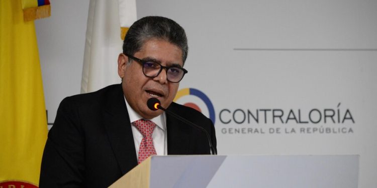 Contralor advierte que Consulta Popular de Petro podría costar al país $700 millones