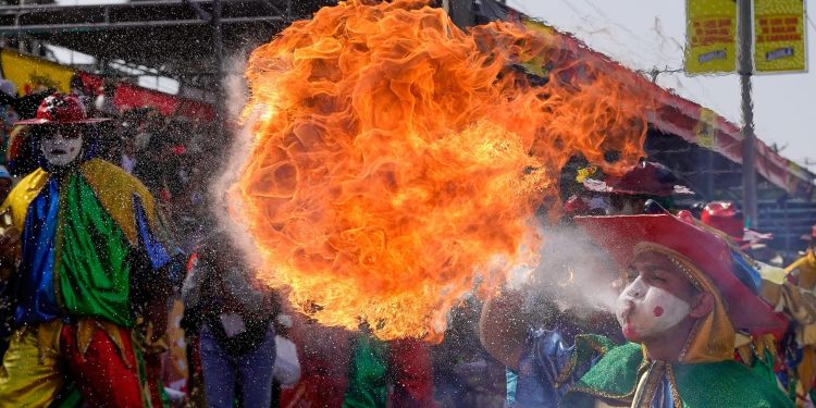 Batalla de Flores: Puntualidad, Color, Tradición y el Sabor de “En Barranquilla se Baila Así”