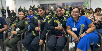 Homenaje a la Mujer Policía: Fortaleza, Valentía y Dedicación